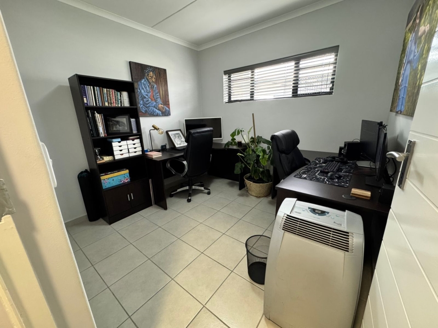 To Let 2 Bedroom Property for Rent in Langeberg Heights Western Cape